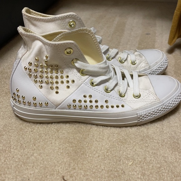 Converse - Picture 2 of 3